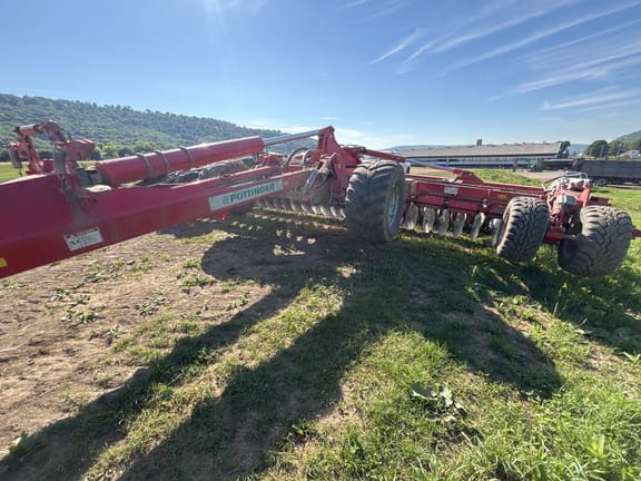 2023 Pottinger Terradisc 8001T Equipment Image0