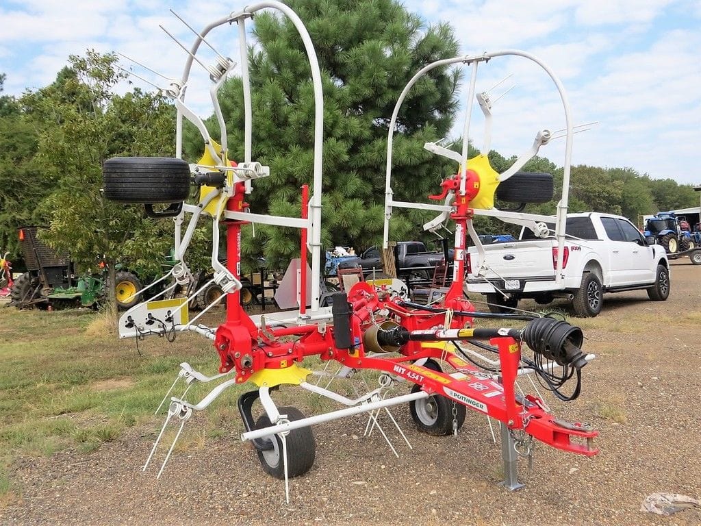 2023 Pottinger HIT 4.54T Equipment Image0