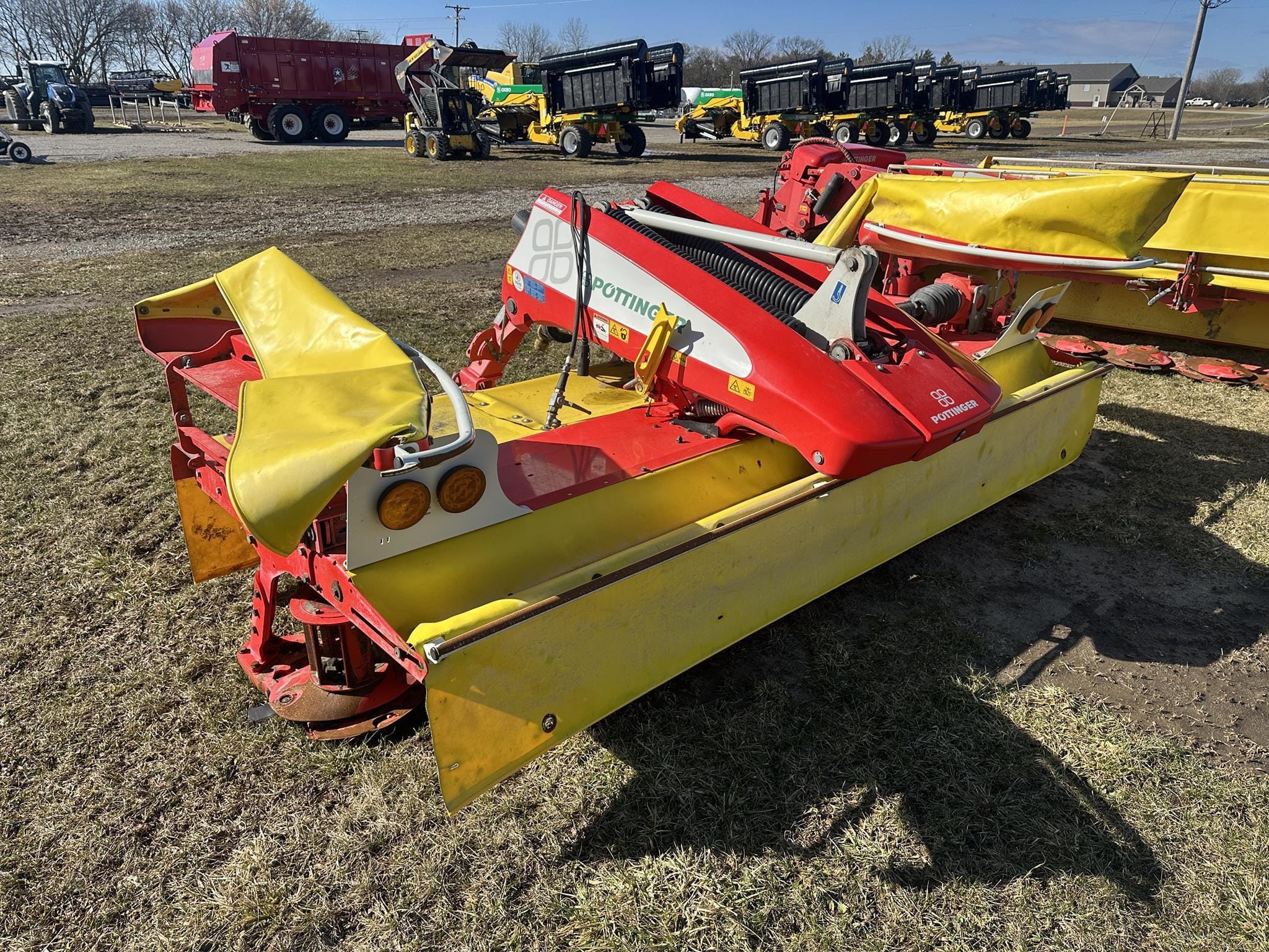 2023 Pottinger Novacat 351 Alpha Motion Pro Equipment Image0