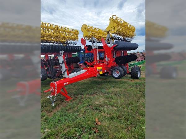 2023 Pottinger Terradisc 8001T Equipment Image0