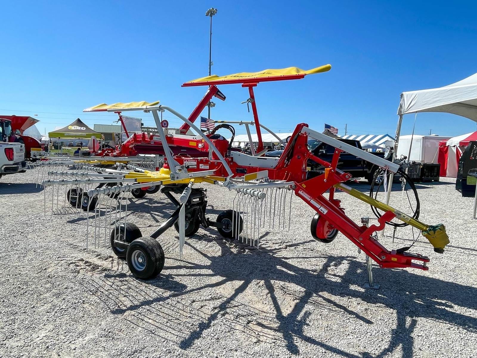 2024 Pottinger Top 692A Equipment Image0