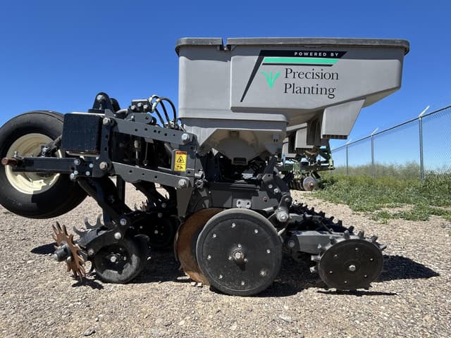 Image of Precision Planting 12-22 equipment image 1