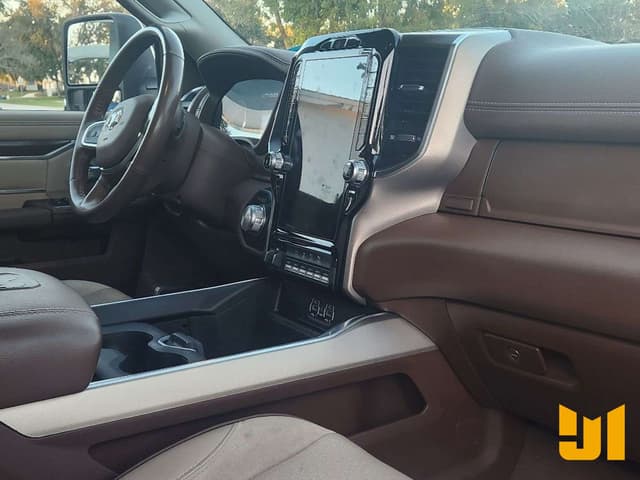 Image of Dodge Ram 2500 equipment image 4