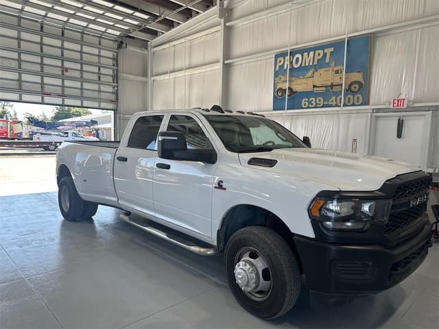 Image of Dodge Ram 3500 equipment image 2