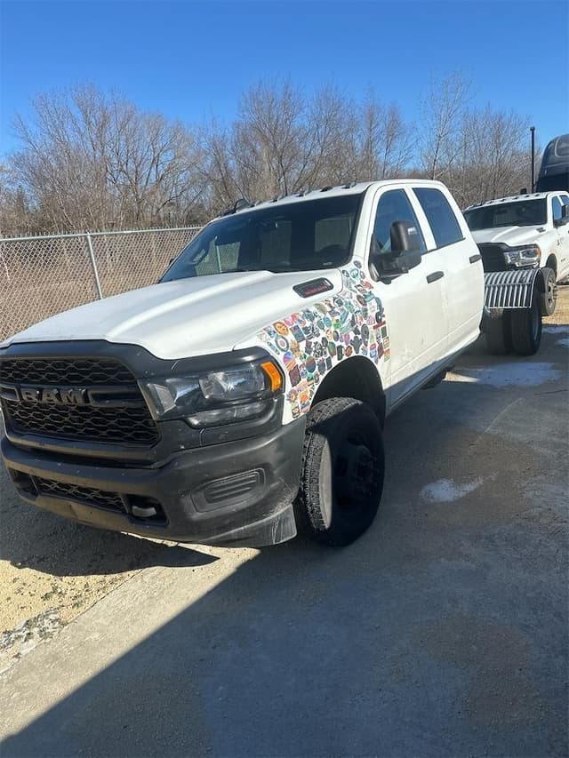 Image of Dodge Ram 3500 equipment image 2