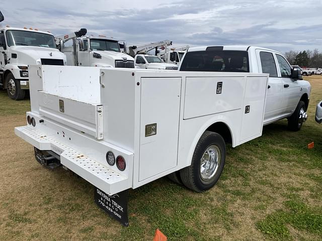 Image of Dodge Ram 3500HD equipment image 2