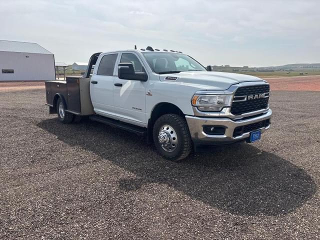 Image of Dodge Ram 3500 equipment image 3