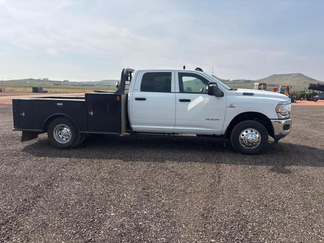Image of Dodge Ram 3500 equipment image 4