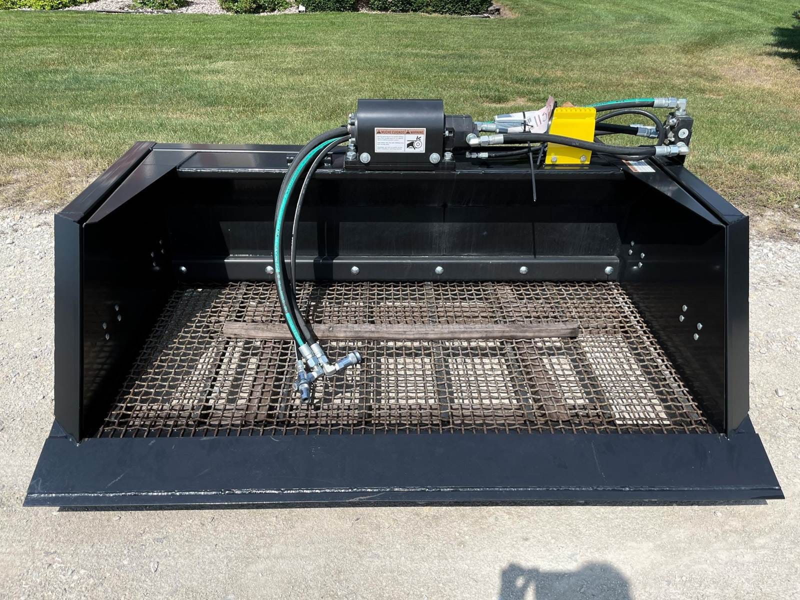 2024 Remlinger Series 700 Screening Bucket Equipment Image0