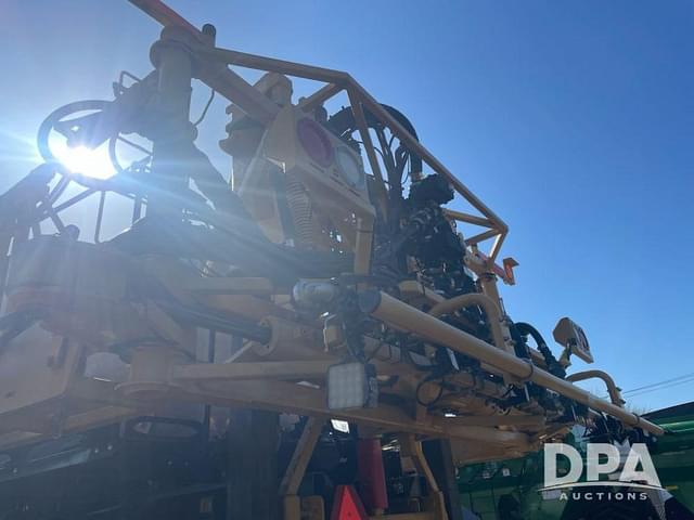 Image of RoGator RG1300C equipment image 2