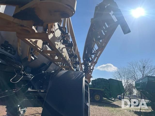 Image of RoGator RG1300C equipment image 3