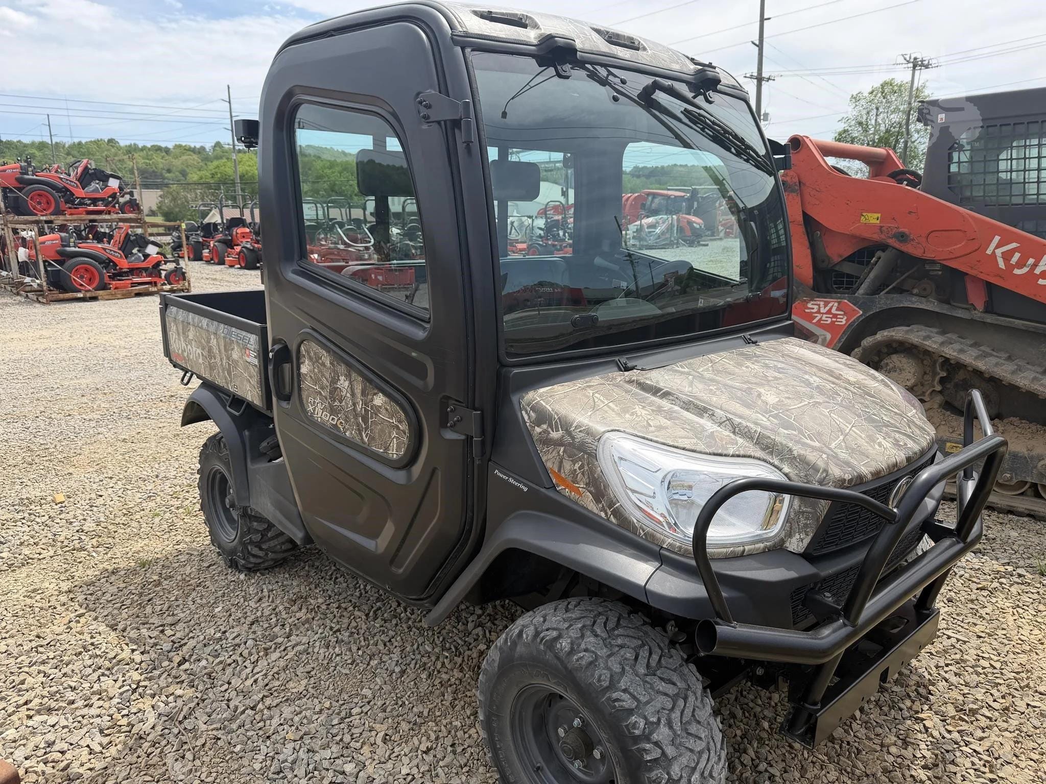 Kubota RTV-X1100C Equipment Image0