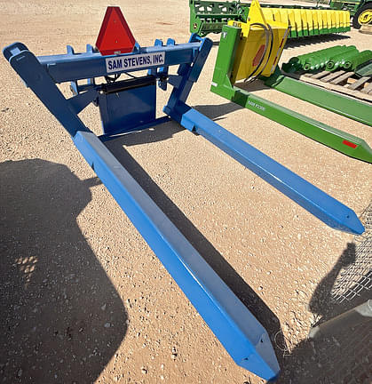 Image of Sam Stevens Cotton Bale Handler Image 1