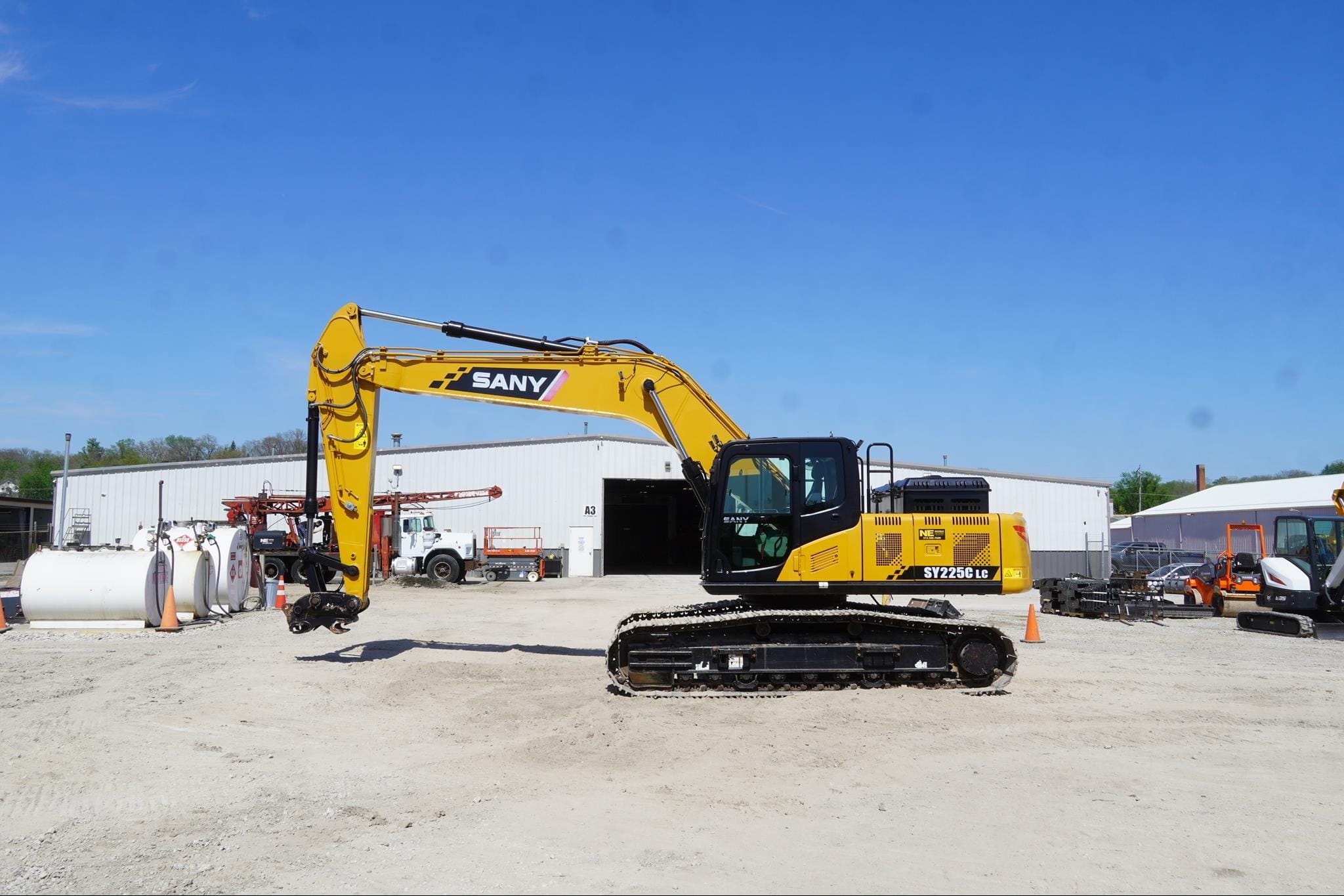 2023 SANY SY225C LC Equipment Image0