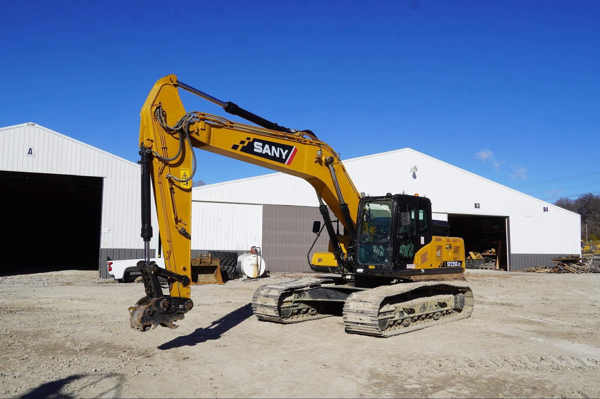 2023 SANY SY225C LC Equipment Image0