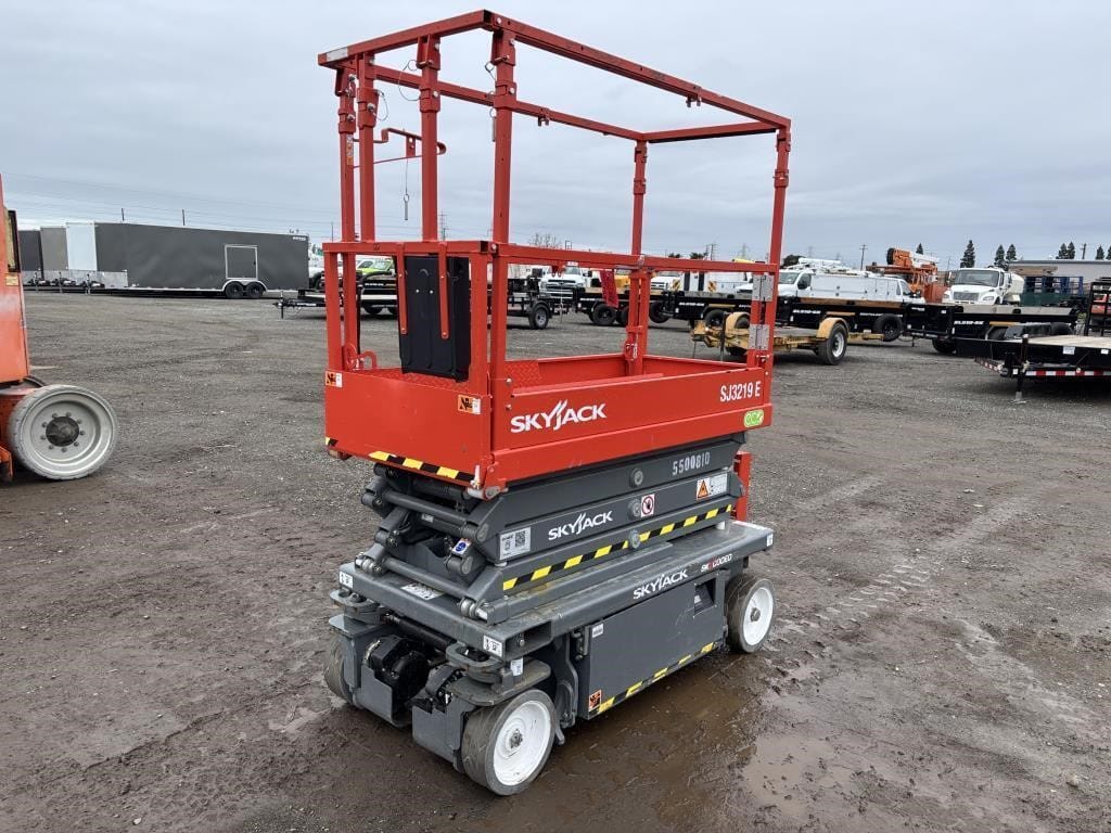 2023 Sky Jack SJ3219E Equipment Image0
