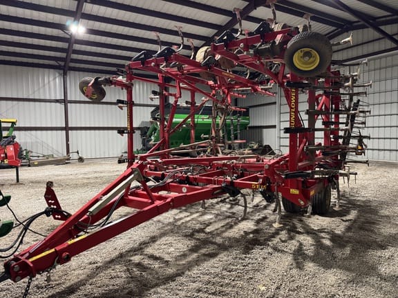 2023 Sunflower 5135-38 Equipment Image0