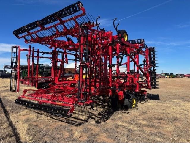 2023 Sunflower 6433-43 Equipment Image0