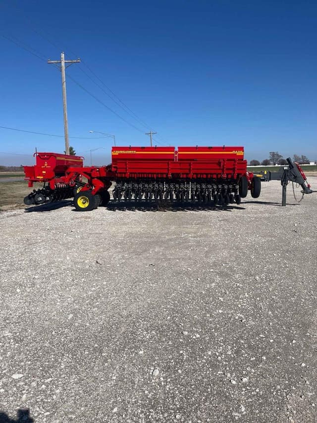 Image of Sunflower 9435-40 equipment image 1