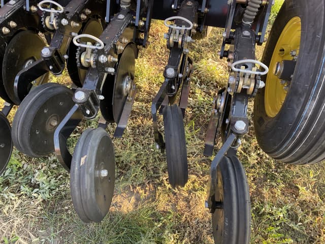 Image of Sunflower 9435-40 equipment image 2