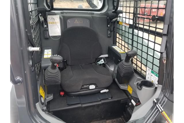 Image of Bobcat T770 equipment image 4