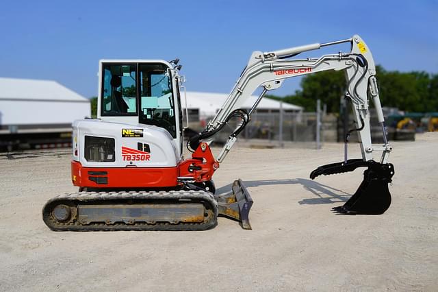 Image of Takeuchi TB350R equipment image 4