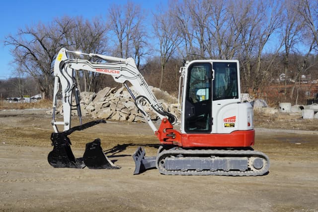 Image of Takeuchi TB350R equipment image 2