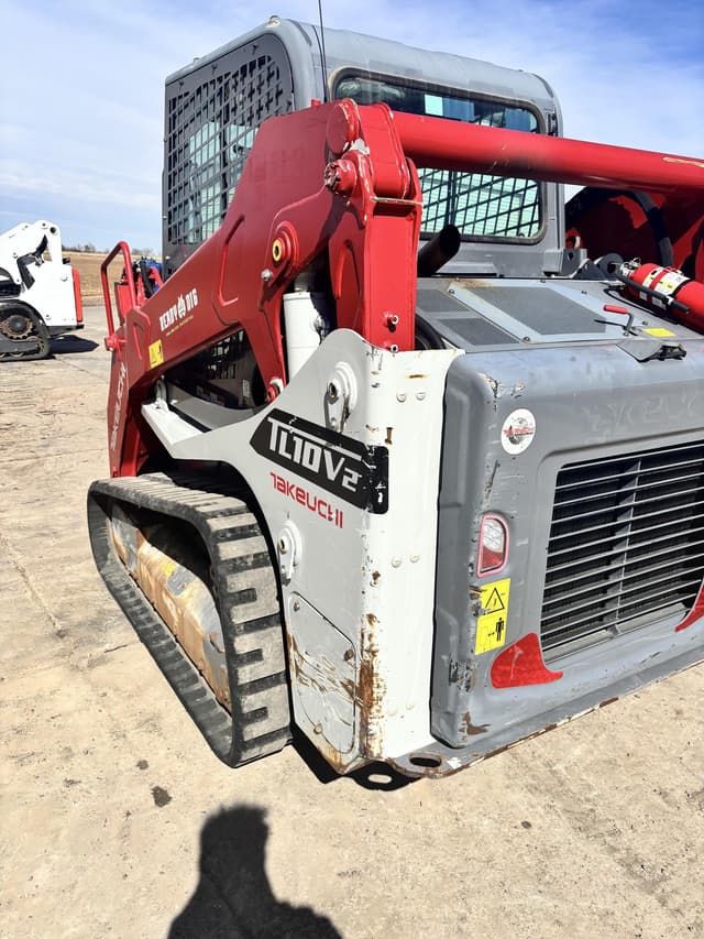 Image of Takeuchi TL10V2 equipment image 4