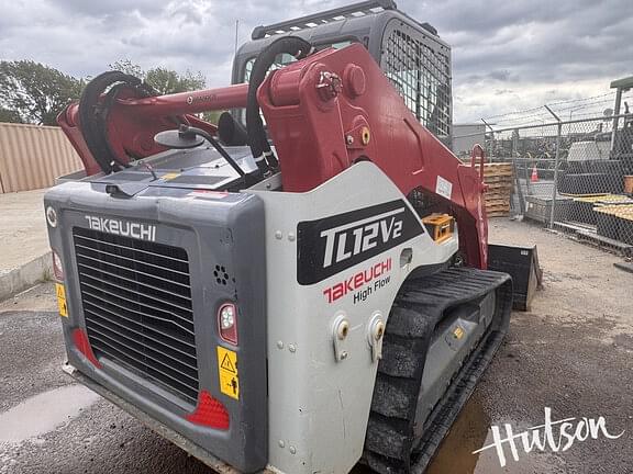 Image of Takeuchi TL12V2 equipment image 3