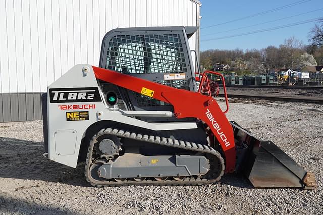 Image of Takeuchi TL8R2 equipment image 4