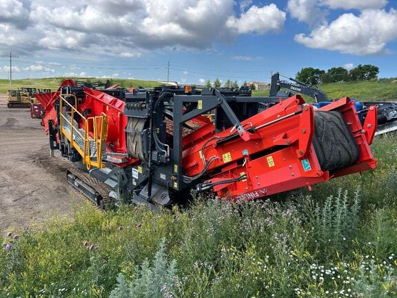 2023 Finlay 883+ Equipment Image0