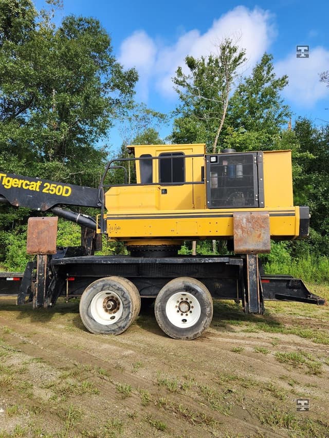 Image of Tigercat 250D equipment image 2