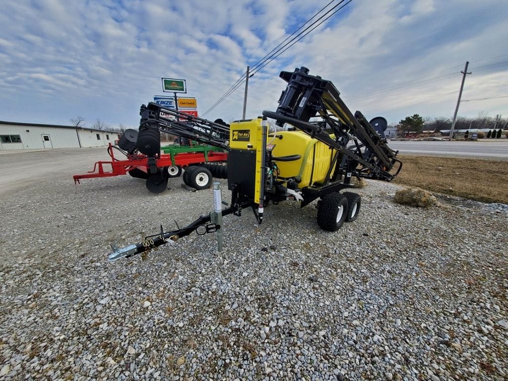 2023 Top Air 200G ATV Sprayer Equipment Image0