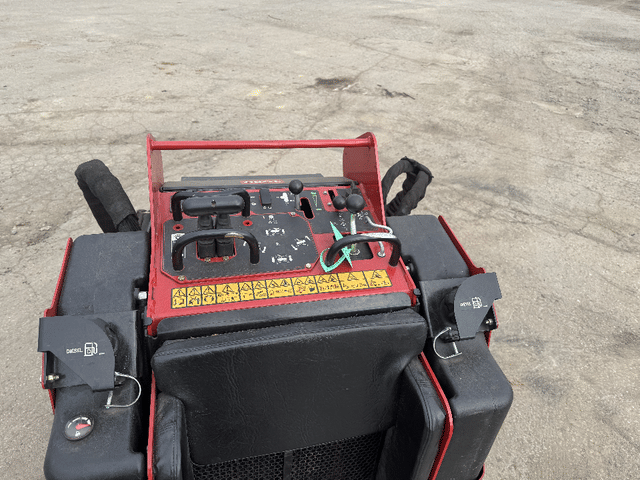 Image of Toro 22328 equipment image 4