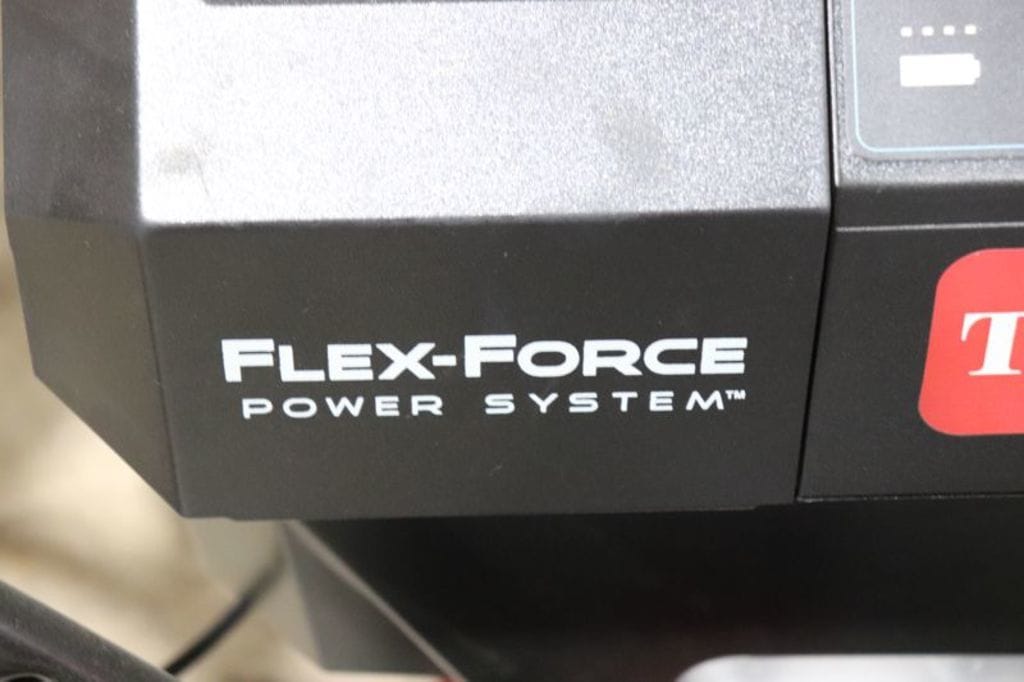 2023 Toro SnowMaster e24 QX Equipment Image0