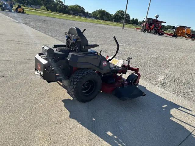 Image of Toro Titan equipment image 4