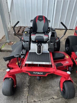 Main image Toro Titan