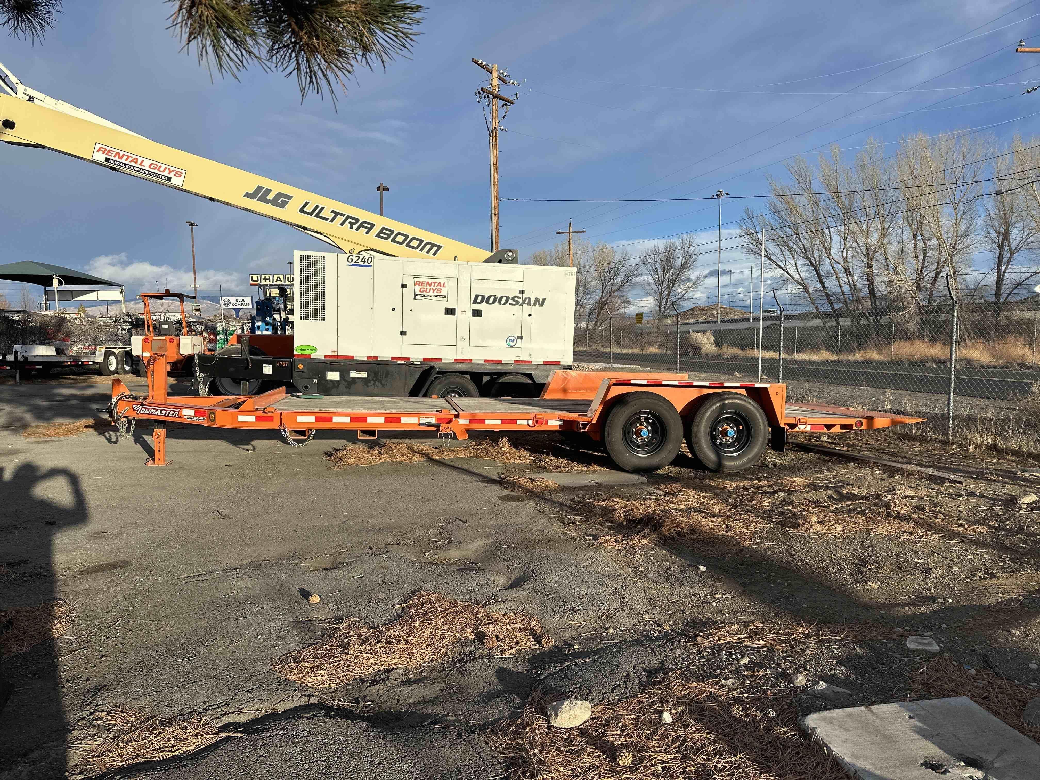 2023 Towmaster T-12DT Equipment Image0