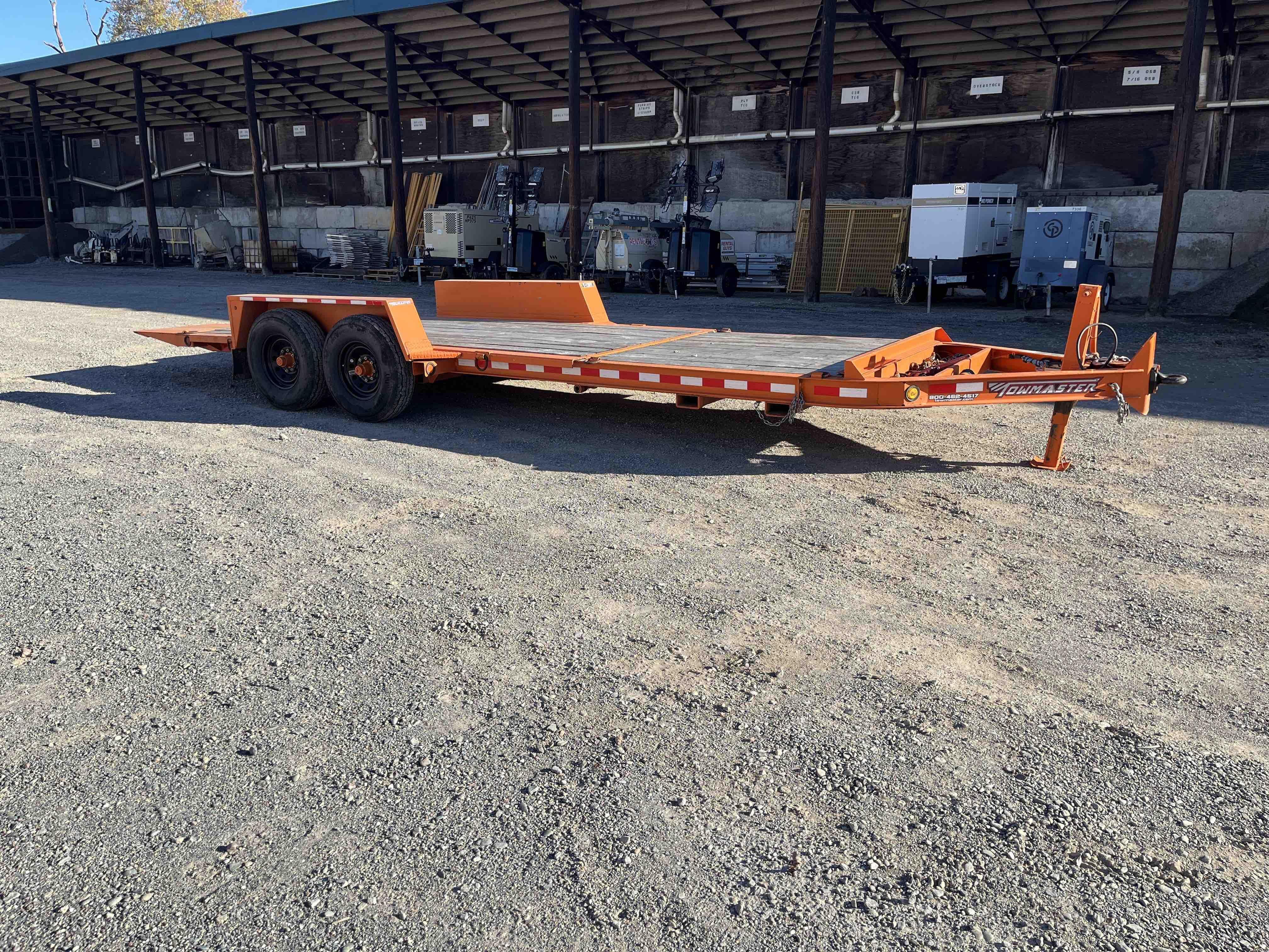 2023 Towmaster T-12DT Equipment Image0