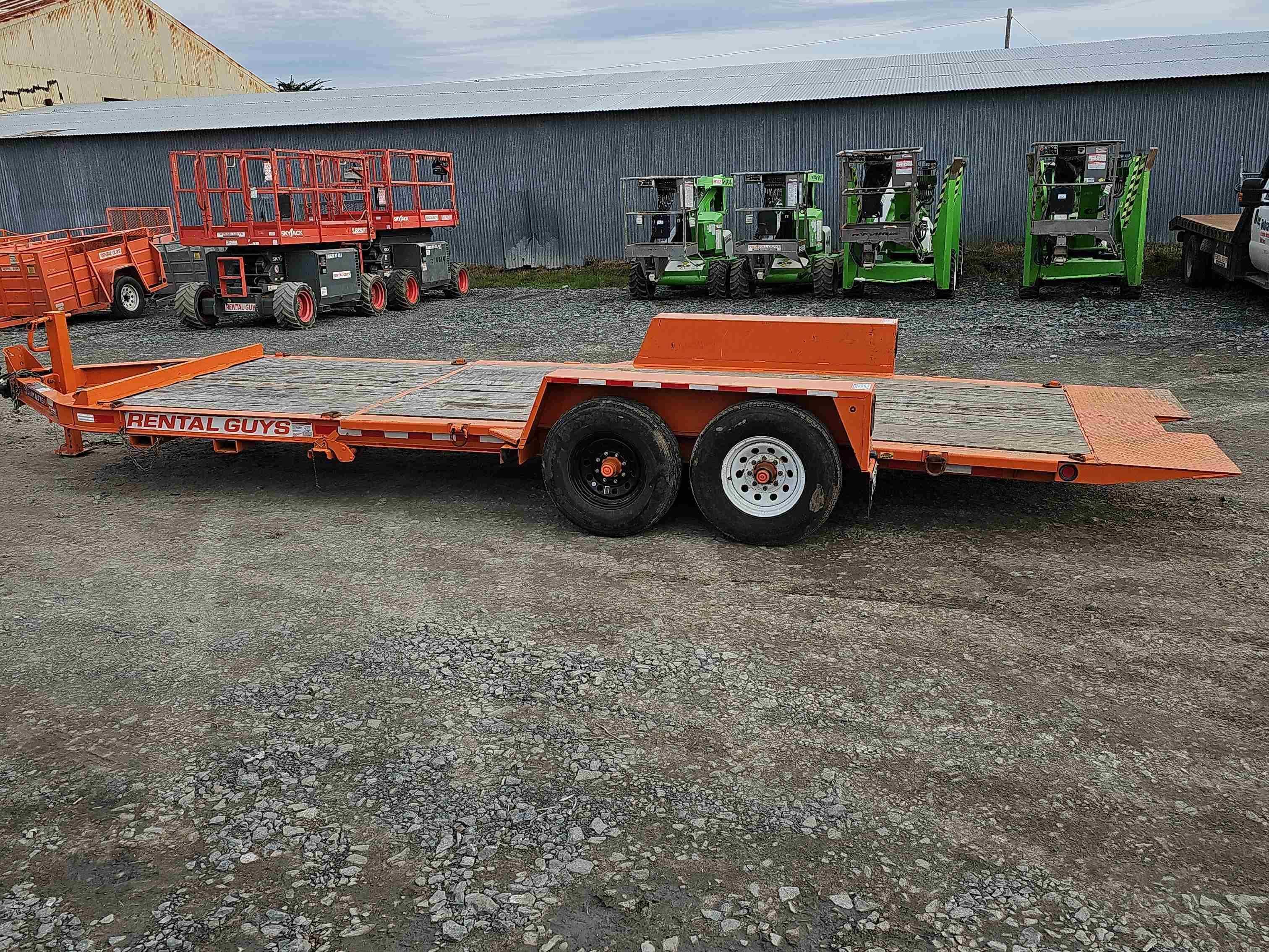 2023 Towmaster T-12DT Equipment Image0