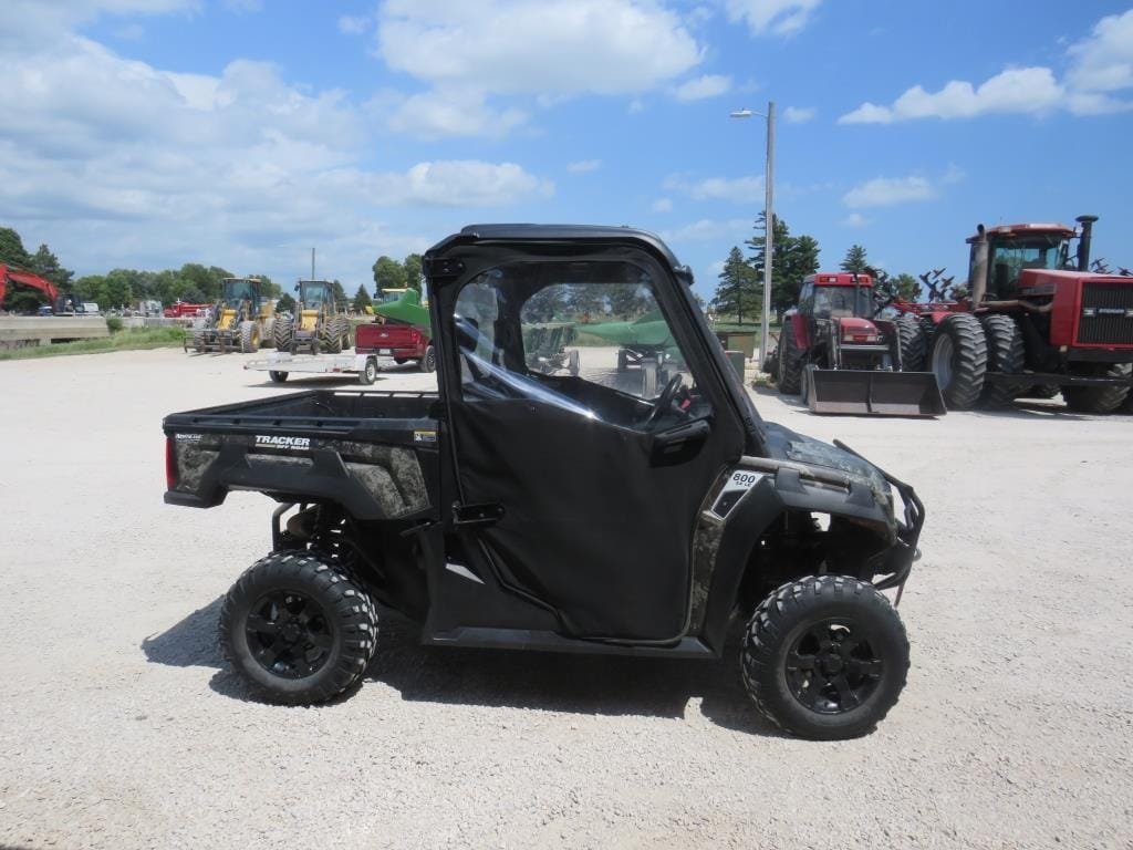 2023 Tracker 800SX Equipment Image0
