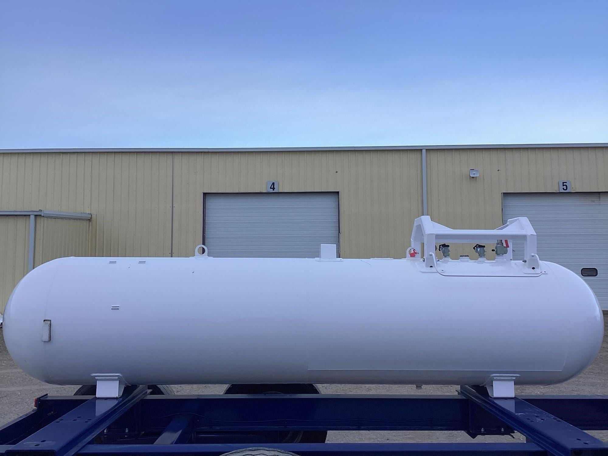 2023 Triarc NH3 Tank  Equipment Image0