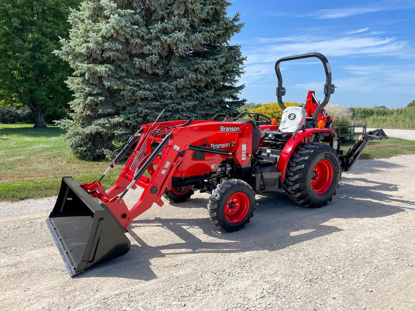 2024 Branson 2515R Equipment Image0