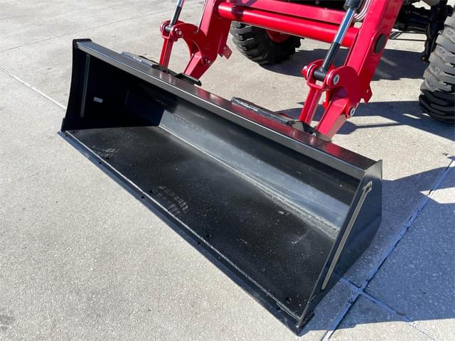 Image of TYM 5835R equipment image 1