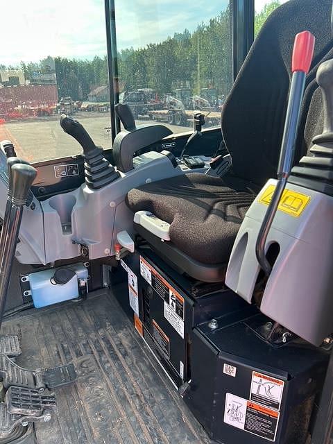 Image of Kubota U27-4 equipment image 3