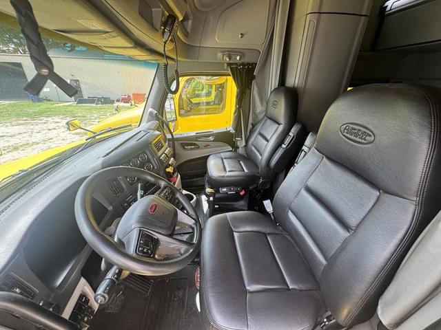 Image of Peterbilt 579 equipment image 4