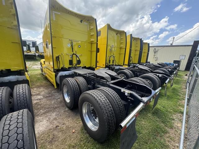 Image of Peterbilt 579 equipment image 4