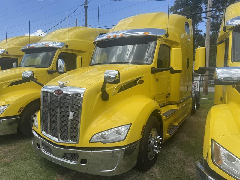 Image of Peterbilt 579 Primary image