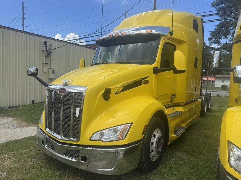 Image of Peterbilt 579 Primary image