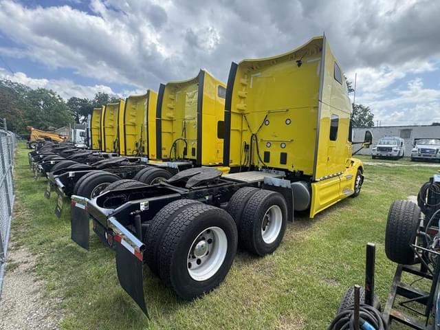 Image of Peterbilt 579 equipment image 2